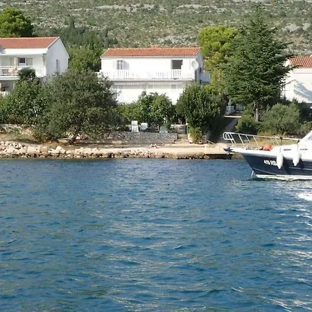 Lana, 40 Metara Do Mora, *