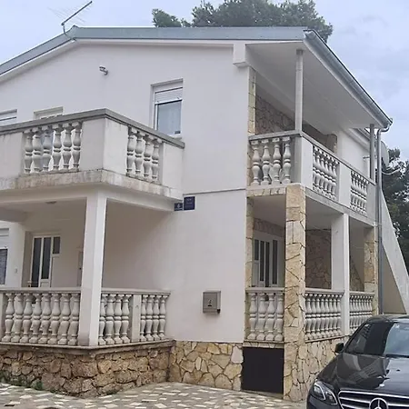 Lana, 40 Metara Do Mora, Apartmán *