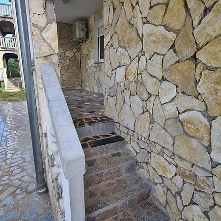 Appartement Lana, 40 Metara Do Mora, Seline