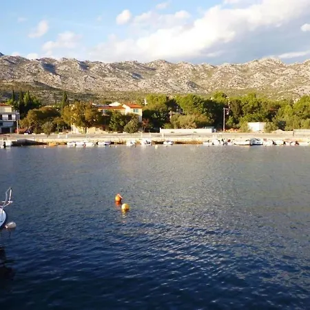 Appartement Lana, 40 Metara Do Mora, *