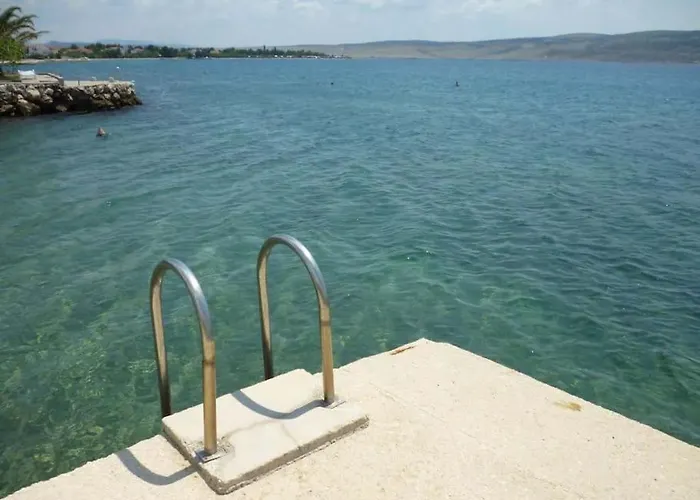 Lana, 40 Metara Do Mora,